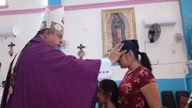 La ceniza es considerada un signo de humildad, representando el origen y el fin del ser humano