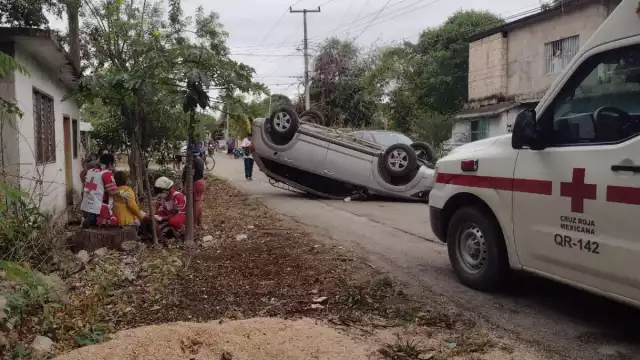 Además hizo acto de presencia de elementos de la Dirección de Tránsito Municipal quienes se encargaron de realizar los trabajos periciales para el deslinde de responsabilidades.