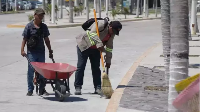 Abundaron los envases de bebidas, bolsas y latas en las calles y las playas