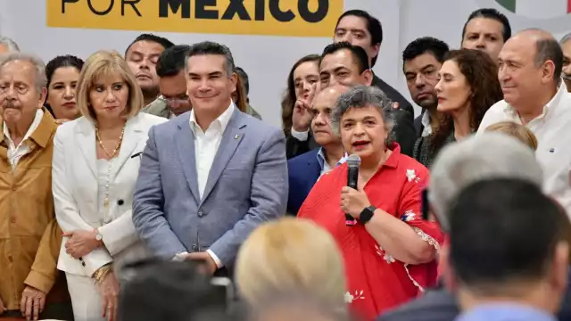 En el evento estuvieron exgobernadores priista