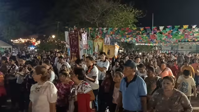 Algunos tizmileños dijeron haber observado una cruz en el cielo que se formó sobre el Santuario de Reyes