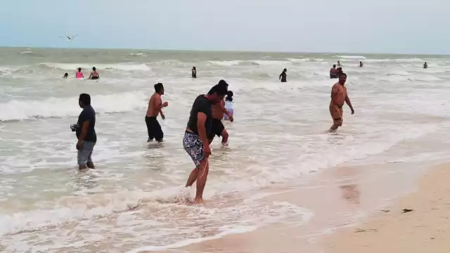 Mientras que algunos estaban en el arenal, otros decidieron visitar algunos locales