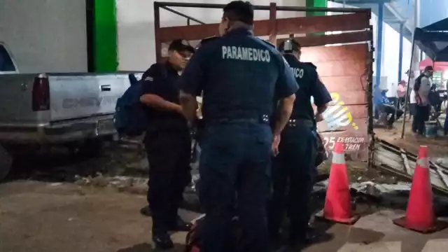 Algunos lo auxiliaron abanicándolo y platicando con él para que no se durmiera por completo