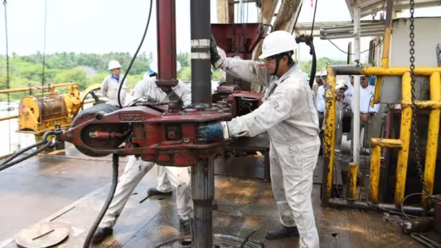 Debido a que las empresas de Ciudad del Carmen van a la delantera, la deuda de Pemex afecta a la isla