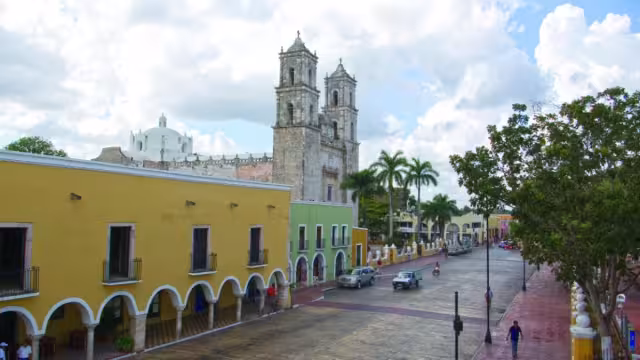 Los familiares del menor, al ser informados de lo ocurrido, acudieron a la escuela para dialogar con el director