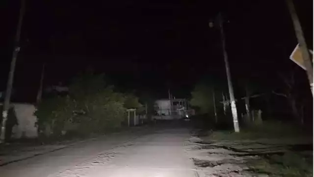 Los vecinos e muestran hartos de los constantes apagones