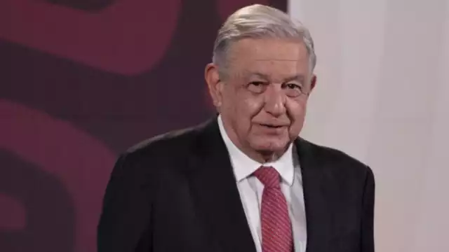 Andrés Manuel López Obrador explicó que actualmente se utilizan los "golpes blandos" para atacar a los gobiernos democráticos a través de los medios de información