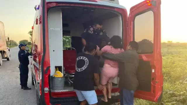 Paramédicos trasladaron a la mujer al hospital San Carlos de Tizimín