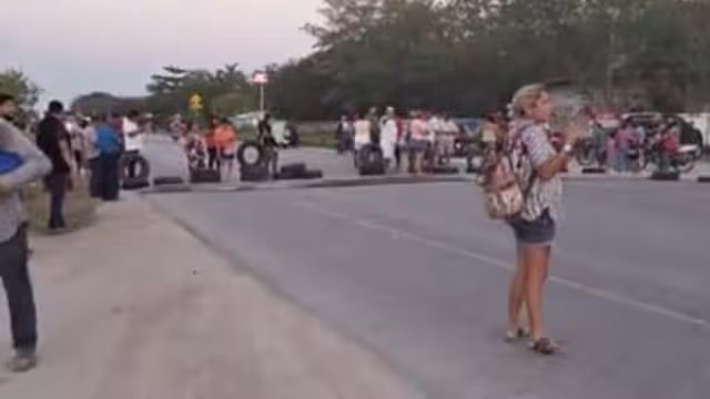 Los vecinos de Villas de Oriente cerraron la carretera Mérida-Tixkokob