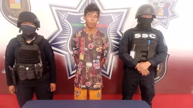 El hombre intentó huir dejando las bolsitas tiradas