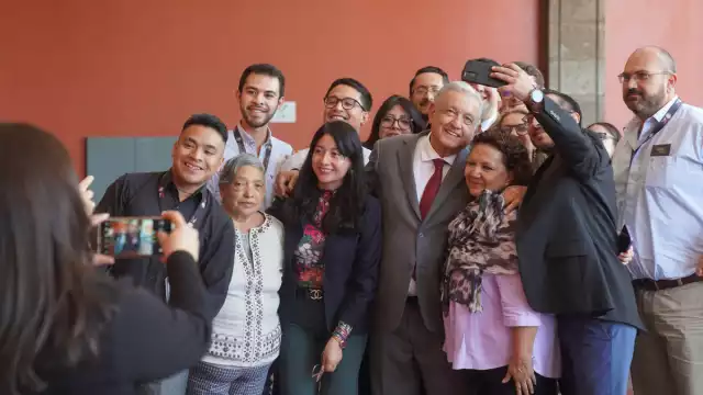 El presidente López Obrador los llamó a continuar la transformación