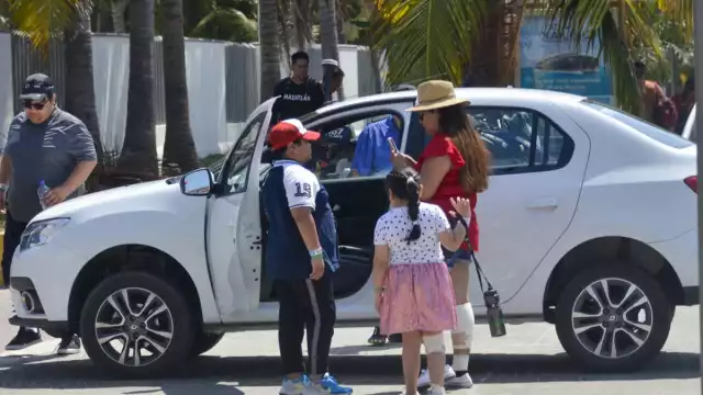 A un sector le están pidiendo unas cosas y a otro no, señalan los chóferes de Uber