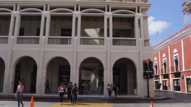 Muchos turistas llegan de forma directa al lugar, a quienes se les indica que por el momento no se encuentra operando