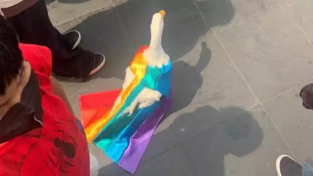Eduardo el pato regresó a la Marcha del Orgullo LGBTTTIQA+ en la Ciudad de México