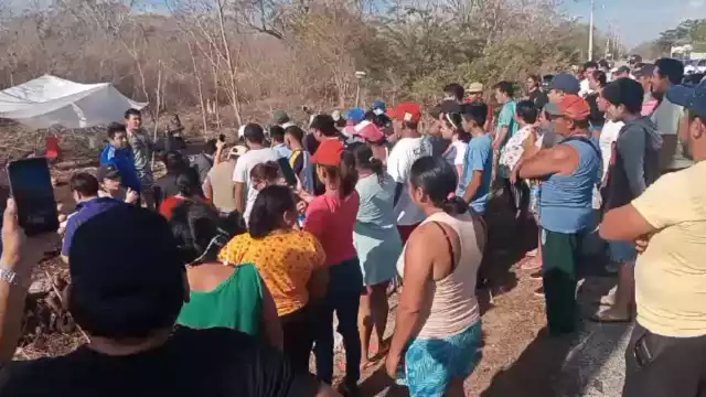 Policía Municipal se estacionó para observar lo que pasaba a lo lejos hasta que se hizo una llamada al 911