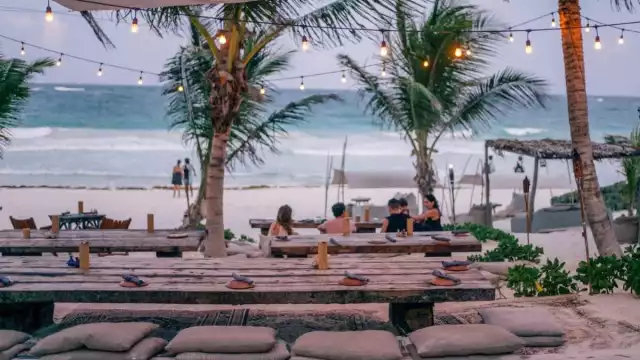 Tulum, el famoso paraíso costero en la Riviera Maya, se ha convertido en un lugar icónico para recibir el Año Nuevo.