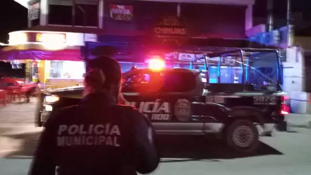 Cinco hombres y una mujer están involucradas en el ataque armado a dos bares de Cancún