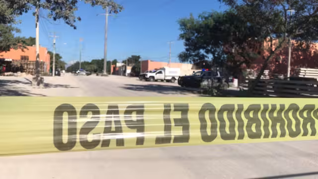 La escena de caos y furia se desencadenó rápidamente, dejando una situación sumamente tensa en la zona.