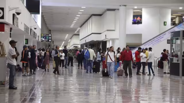 SRE ajustó reglas de visado para visitantes extranjeros