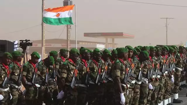 El Presidente depuesto está retenido en la sede del gobierno en Níger