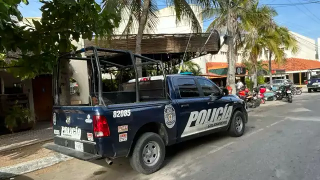 Una persona del sexo masculino decidio quitarse la vida, en una habitación, y para ello aviso a su esposa, la noche previa.