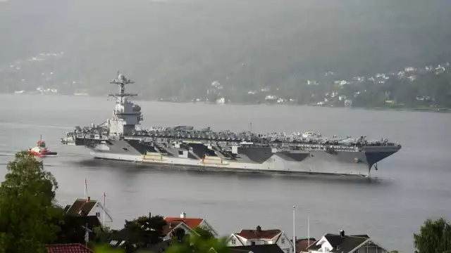 Aunque no se ha especificado la ubicación exacta del portaaviones, su despliegue  incrementa las especulaciones sobre una posible operación militar en Venezuela