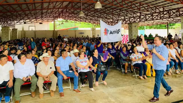 Más de 2 mil 500 personas se reunieron para escuchar al Amigo Libo