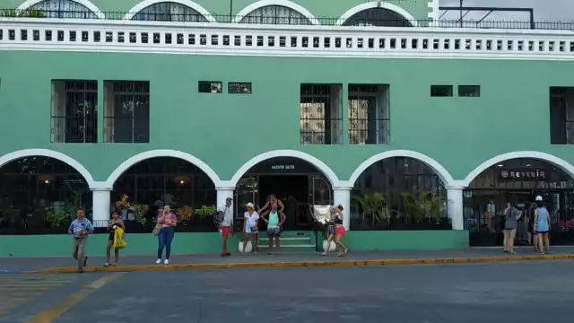 Buscan un espacio que tenga un costo más barato para descansar, antes de continuar con su travesía