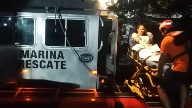 Fue trasladado a la Estación Naval de Puerto Juárez, donde fue entregado al Instituto Nacional de Migración