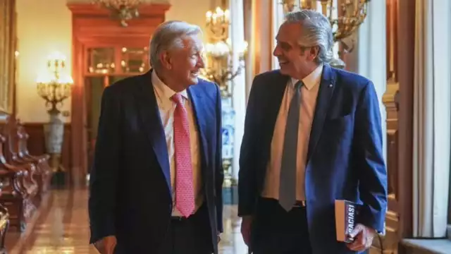 El Presidente de México recibió en Palacio Nacional al ex presidente de Argentina, Alberto Fernández, con quien intercambió una visión de ambos países