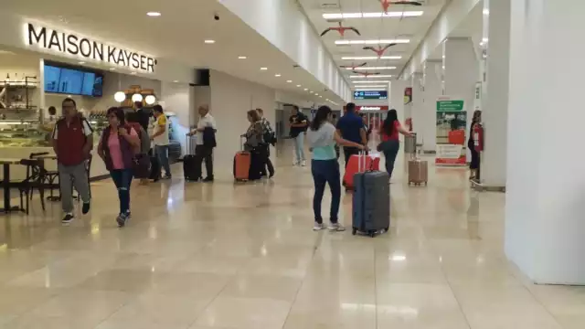 El primer vuelo en despegar fue hacia Tijuana