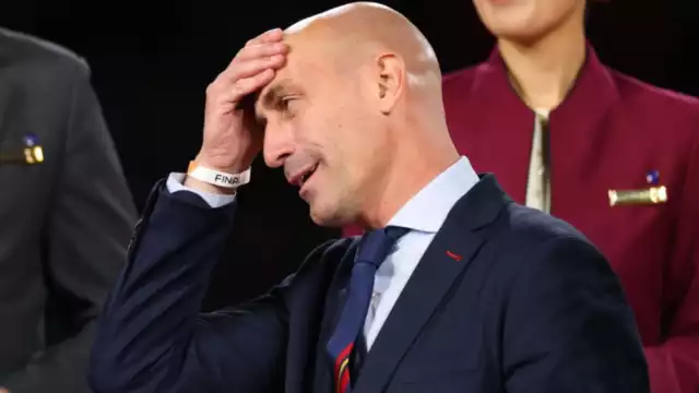 El Tribunal Administrativo del Deporte  en España, inhabilitó por tres años a Luis Rubiales por el beso a la seleccionada Jennifer Hermoso