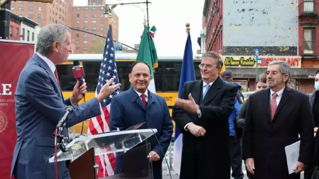 Alcalde de Nueva York y Canciller Ebrard inauguran la Av. México-Tenochtitlán en Manhattan. Foto: SRE