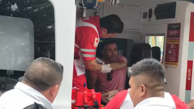 El hombre logró escapar de sus agresores