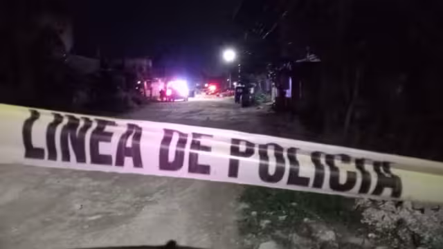 Municipales están a la espera de que Servicios Periciales acudan para procesar el área. Foto: Por Esto!