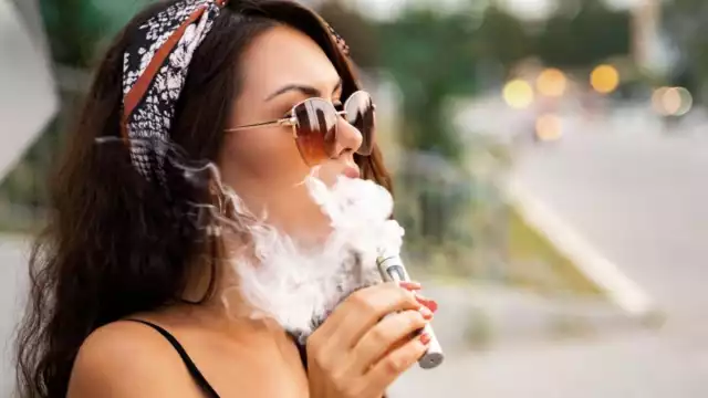 El presidente señaló que en el paquete de inicitaivas que enviará el próximo 5 de febrero incluirá 'algo' contra la venta de vapeadores