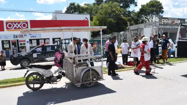 Mototaxi arrolla a mujer y la deja con diversas heridas en Escárcega