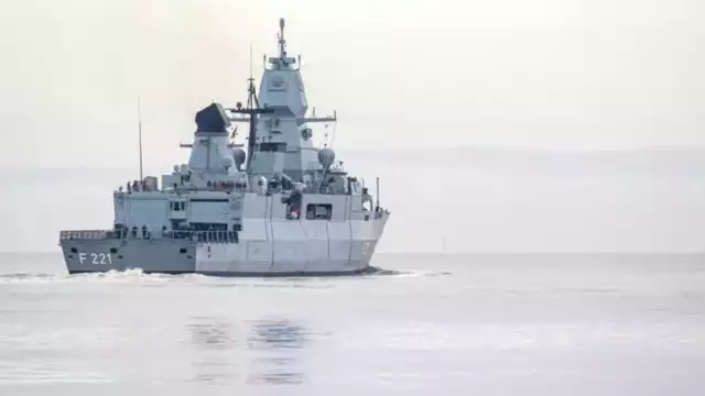 Una fragata militar alemana se dirige hacia el Mar Rojo en una misión programada por la Unión Europea para proteger a los barcos.