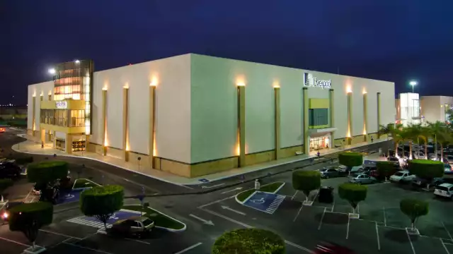 Los hechos ocurrieron en uno de los estacionamientos de esta plaza