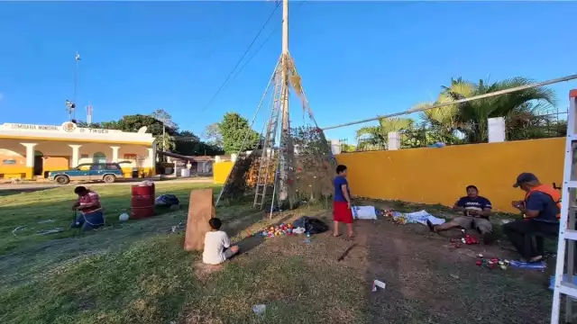 La columna se ubica en el costado Norte de la iglesia de Santa Isabel de Portugal