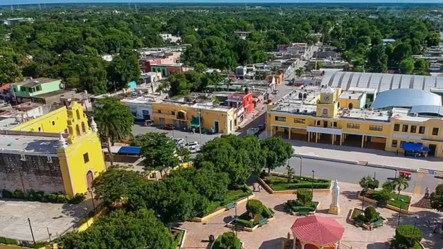 La mujer fue encontrada por su hijo de 13 años, quien como pudo pidió auxilio