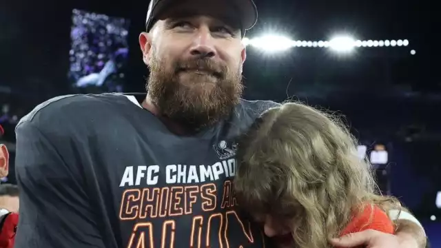 Travis Kelce no viajará a los Grammys con Taylor Swift