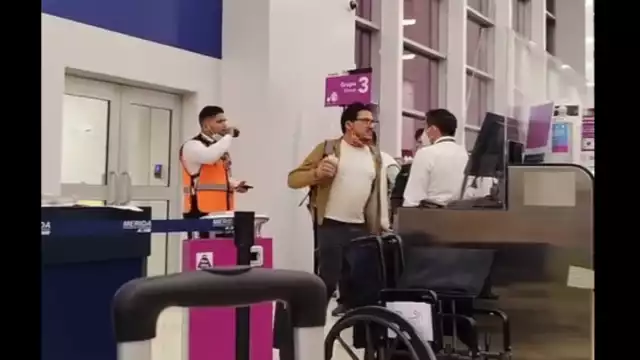 Ebrio agrede a trabajadores de Volaris en el Aeropuerto de Mérida y es sometido: VIDEO