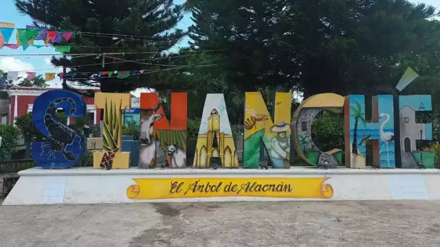 El pueblo destaca por su gastronomía, poniendo en alto platillos como la cochinita pibil y el lechón al horno