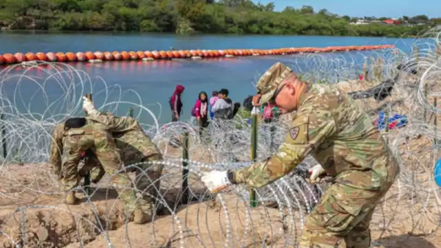 El Departamento de Justicia de EU solicitó al Tribunal Supremo que permita a los agentes de la patrulla fronteriza cortar el alambre de púas entre Texas y México