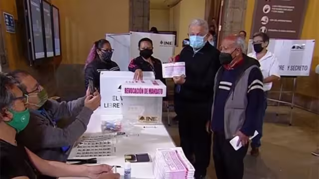 El presidente AMLO votó en el Museo de Arte de la Secretaría de Hacienda y Crédito Público