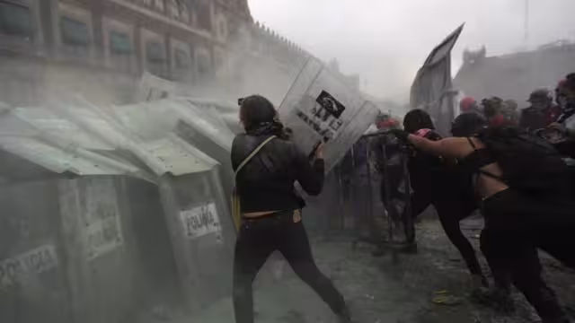 El Presidente de la República invitó a las mujeres a manifestarse en las marchas por el Día Internacional de la Mujer, de manera pacífica y sin capucha