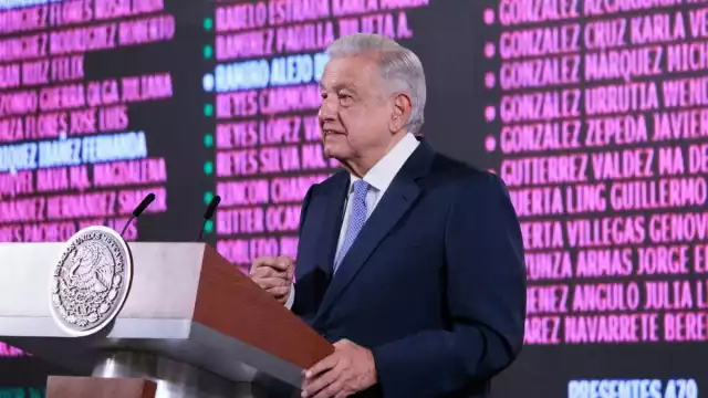 Andrés Manuel López Obrador visitará la tarde de este martes el Puerto de Acapulco, para verificar los trabajos de reconstrucción tras los daños que dejó el Huracán Otis