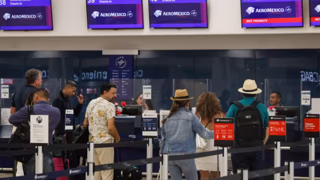 El primer vuelo se dio a las 7:19 rumbo a Ciudad de México