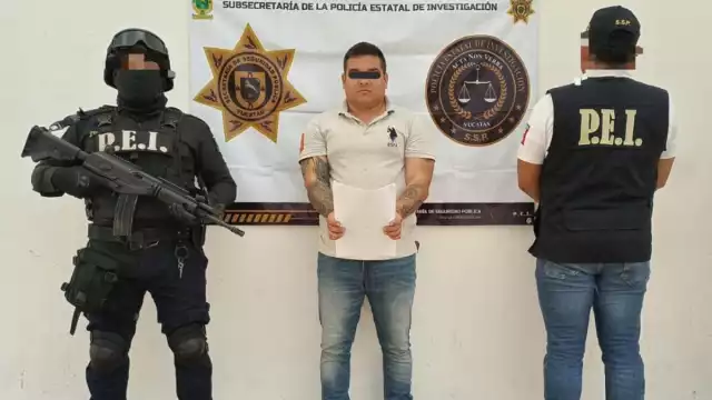 El hombre es originario de Mérida, donde se dedica a la venta de autos